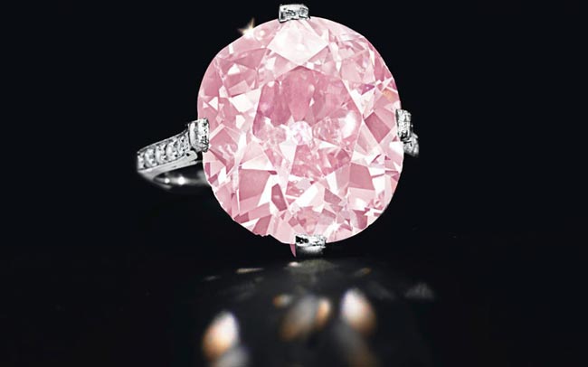 انگشتر الماس صورتی