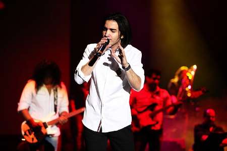 اجرای محسن یگانه در بخش پاپ جشنواره موسیقی فجر