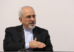 ظریف: هر چقدر میخواهید انتقاد كنید پاسخ نمیدهم ظریف: هر چقدر میخواهید انتقاد كنید پاسخ نمیدهم