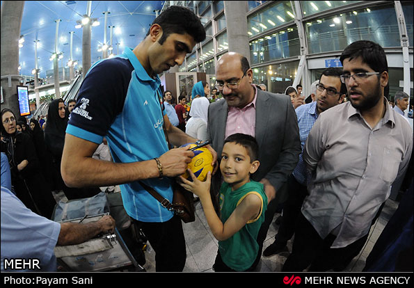 استقبال گرم از تیم ملی والیبال