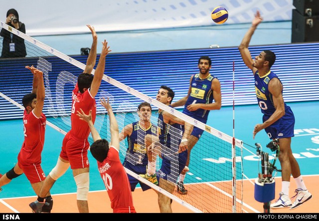 دیدار تیم‌های ملی والیبال ایران و برزیل (عکس)