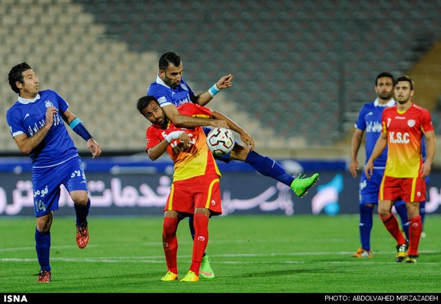 بازی فوتبال استقلال و فولاد خوزستان (عکس)