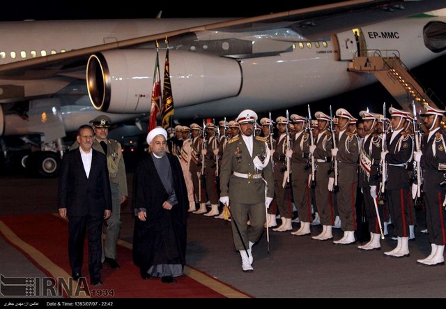 بازگشت روحانی به تهران (عکس)