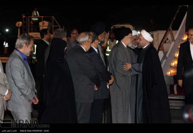 بازگشت روحانی به تهران (عکس)