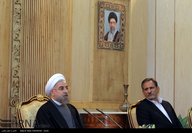 بازگشت روحانی به تهران (عکس)