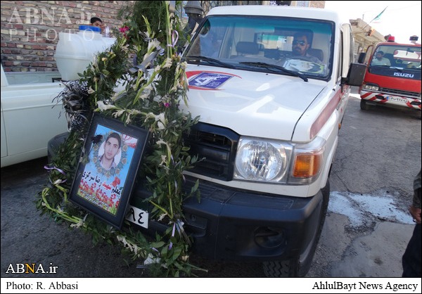 تشییع پیکر معلم شهید در زابل (عکس)