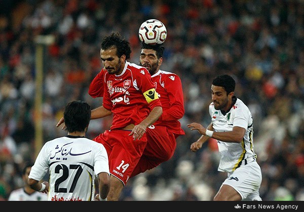 سوشاپنالتی زد، پرسپولیس صعودکرد(+عکس)