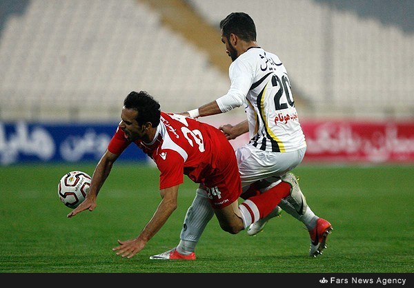 سوشاپنالتی زد، پرسپولیس صعودکرد(+عکس)