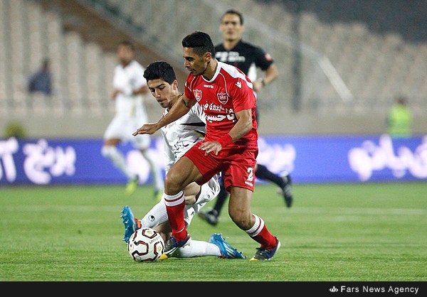 سوشاپنالتی زد، پرسپولیس صعودکرد(+عکس)