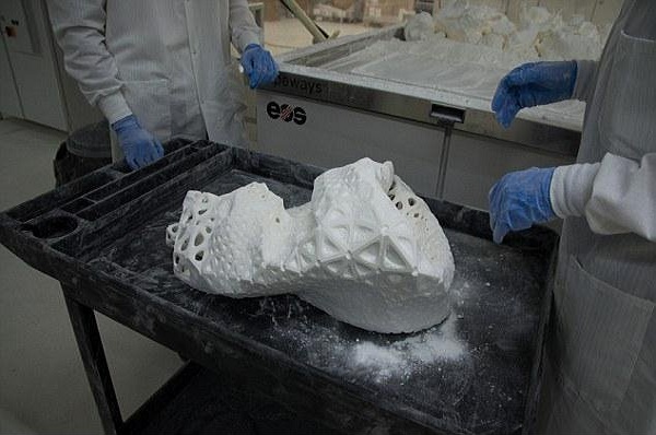 چاپ نخستین لباس چهار بعدی جهان