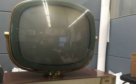 پوسته قدیمی برای یک نمایشگر مدرن پوسته قدیمی برای یک نمایشگر مدرن