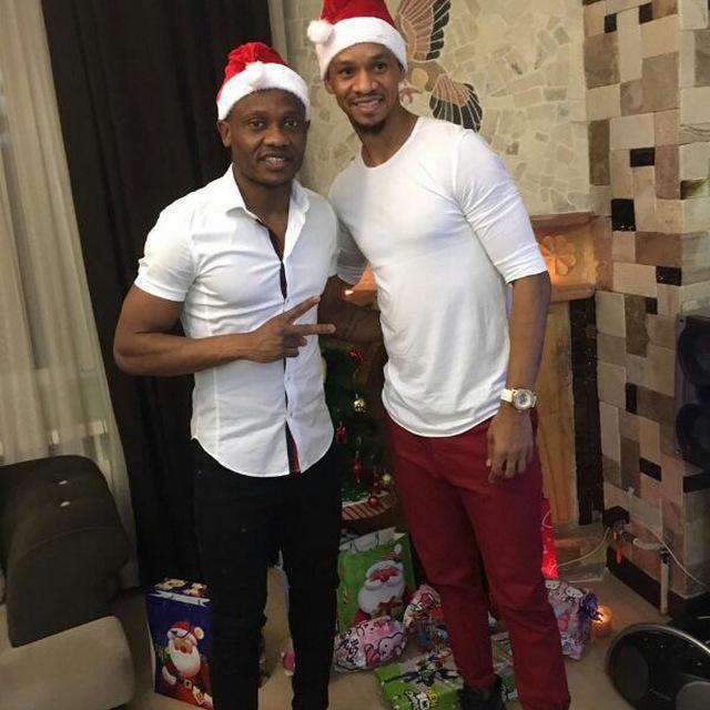 جشن کریسمس خارجی‌های نفت(+عکس)