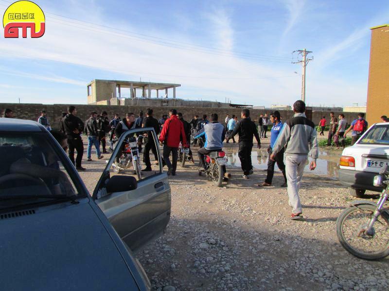 شلیک گلوله نیروی انتظامی در مسابقه فوتبال(+عکس) شلیک گلوله نیروی انتظامی در مسابقه فوتبال(+عکس)