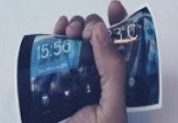 تلفن همراه را تا کنید و در جیب بگذارید تلفن همراه را تا کنید و در جیب بگذارید