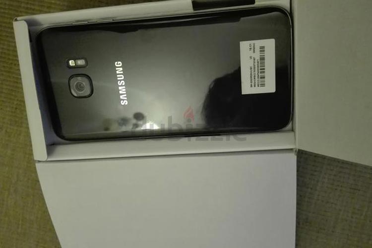 افشای تصاویری از جعبه و گوشی گلکسی اس7 افشای تصاویری از جعبه و گوشی گلکسی اس7