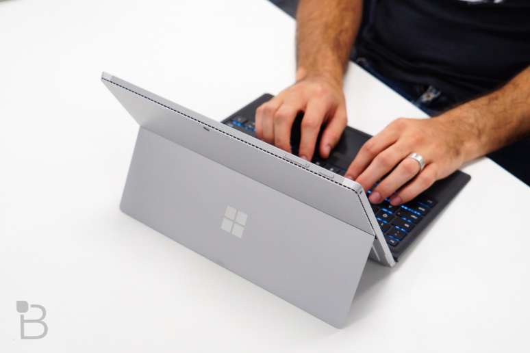 آغاز فروش سرفیس پرو 4 با فضای ذخیره سازی 1 ترابایتی آغاز فروش سرفیس پرو 4 با فضای ذخیره سازی 1 ترابایتی