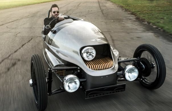 خودروی کلاسیک تمام برقی تولید شد خودروی کلاسیک تمام برقی تولید شد