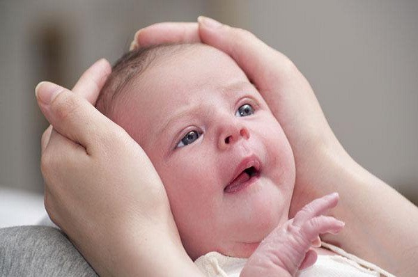 نوزاد تازه متولد شده شما را چگونه میبیند؟ نوزاد تازه متولد شده شما را چگونه میبیند؟