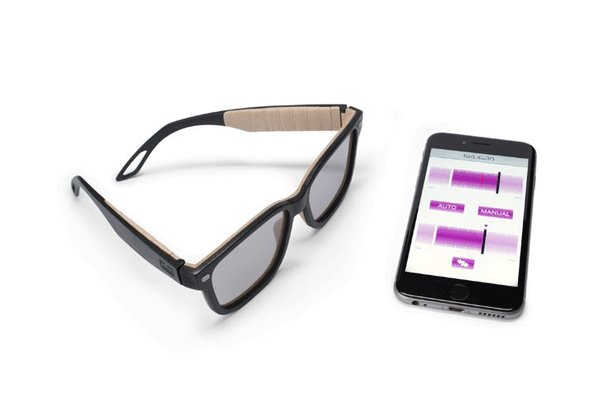 تغییر رنگ با دستور کاربر در عینک هوشمند جدید تغییر رنگ با دستور کاربر در عینک هوشمند جدید