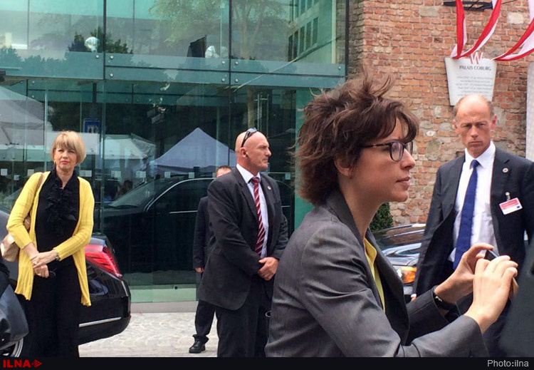 حاشیه‌های محل مذاکرات (+عکس)