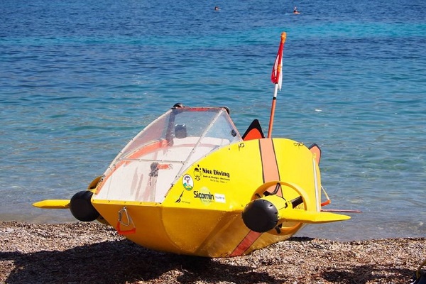 زیردریایی برقی شخصی با قدرت مانوردهی بالا زیردریایی برقی شخصی با قدرت مانوردهی بالا