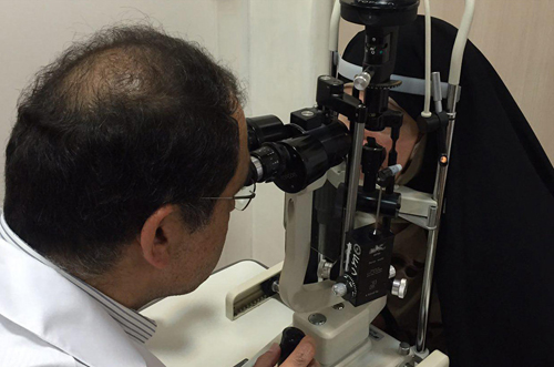 معاینه افخم توسط وزیر بهداشت(+عکس)