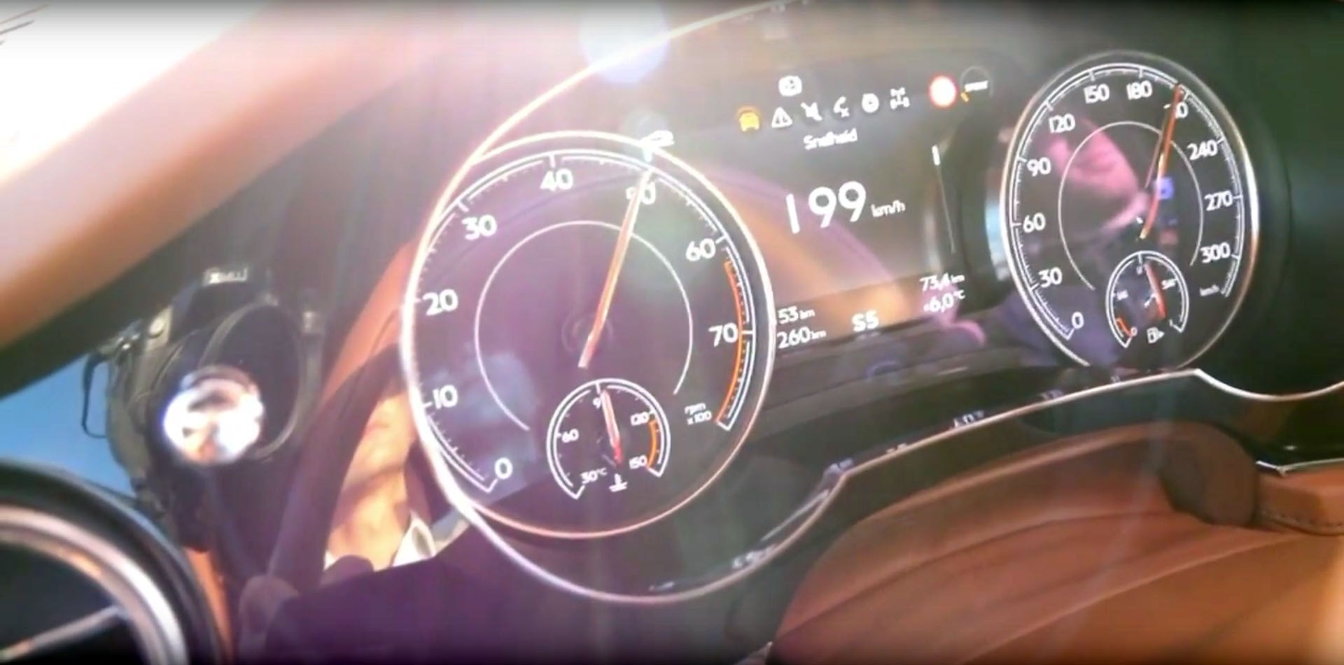 شتاب صفر تا صد بنتایاگا بنتلی در 4 ثانیه شتاب صفر تا صد بنتایاگا بنتلی در 4 ثانیه