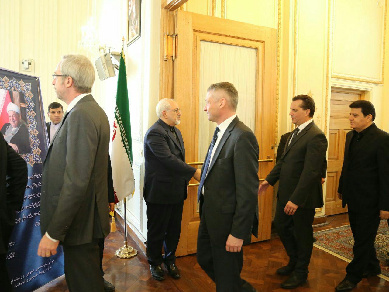 حضور سفرای خارجی در وزارت خارجه برای تسلیت درگذشت هاشمی (عکس)