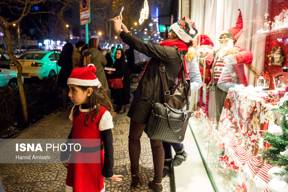 خرید کریسمس در تهران (+عکس)