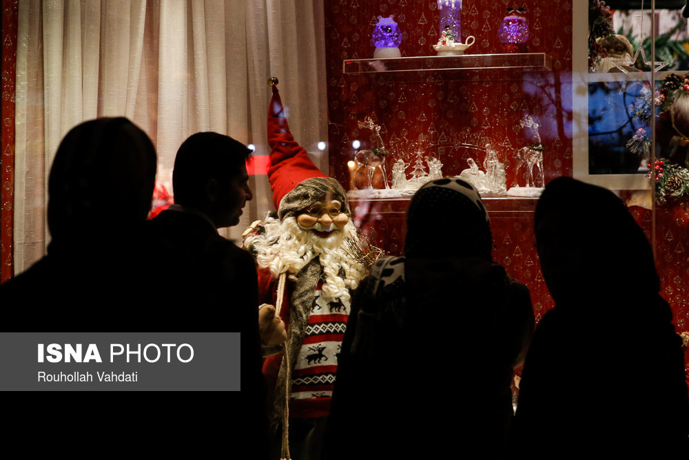 خرید کریسمس در تهران (+عکس)