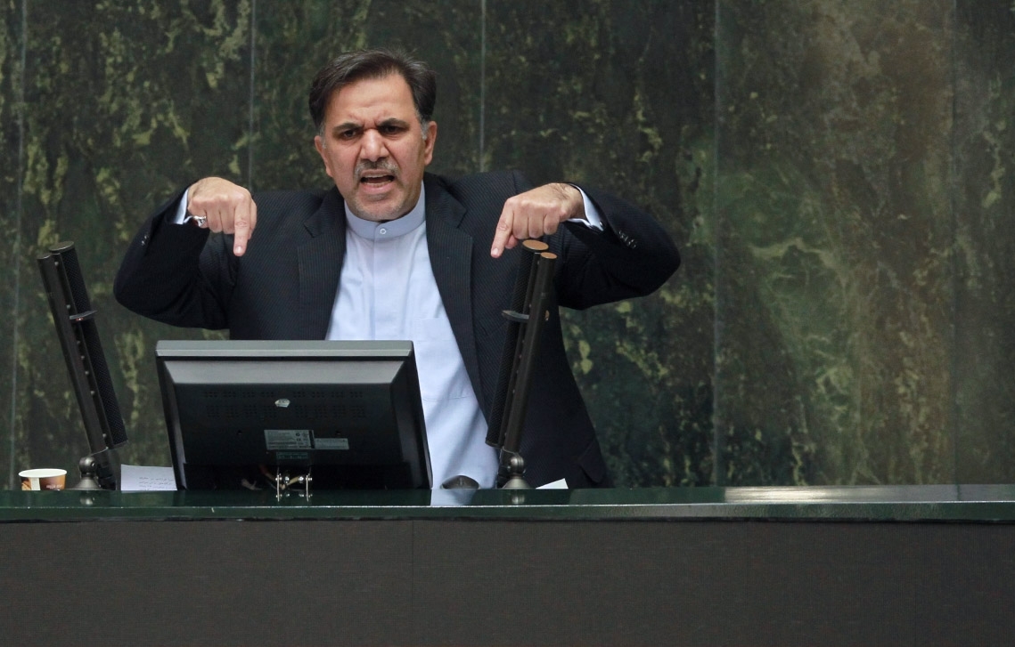 استیضاح شکست خورد / آخوندی وزیر راه باقی ماند