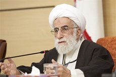 آیت الله جنتی: رئیس جمهور درباره اقتصاد مقاومتی گزارش دهند