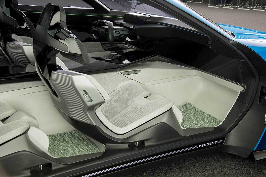 این ستاره پژو را در ژنو ببینید این ستاره پژو را در ژنو ببینید