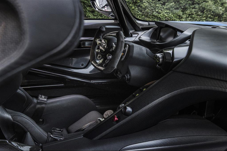 استون مارتین ولکان به خیابان ها می آید استون مارتین ولکان به خیابان ها می آید