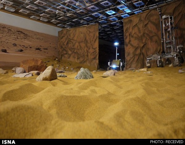 کنترل ربات از فضا!