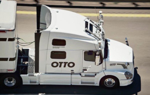 کامیون های روباتیکی وارد جاده ها می شوند کامیون های روباتیکی وارد جاده ها می شوند