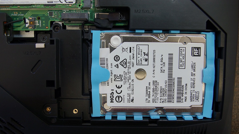 نگاه نزدیک به مادربرد و قطعات ACER Predator X17 نگاه نزدیک به مادربرد و قطعات ACER Predator X17