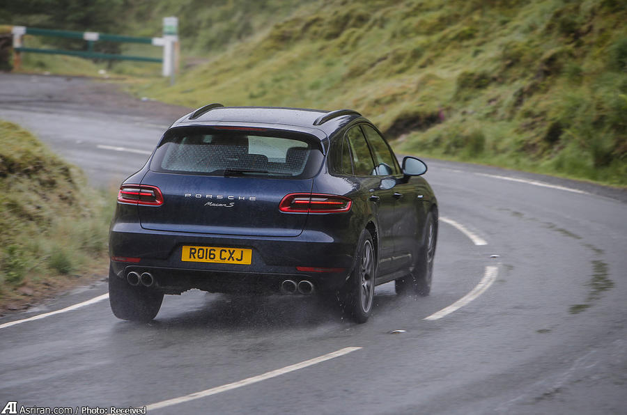 نبرد اف- پیس جگوار و ماکان پورشه نبرد اف- پیس جگوار و ماکان پورشه