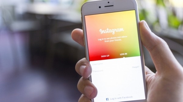 اعتراف مدیر اینستاگرام: از اسنپ چت کپی کردیم اعتراف مدیر اینستاگرام: از اسنپ چت کپی کردیم