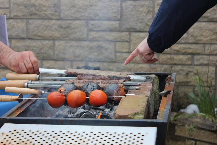 آیا خوردن قسمتهای سوخته غذا باعث سرطان میشود؟ آیا خوردن قسمتهای سوخته غذا باعث سرطان میشود؟