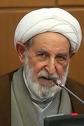 آیت‌الله یزدی: این که وزیر ورزش نتواند تاریخ مسابقه ایران - کره را تغییر دهد قانع کننده نیست؛مسابقه را کنسل کنید/مدیرکل ارشاد قم باید استعفا دهد و از این شهر برود؛ کسی حق ندارد عذرخواهی او را بپذیرد