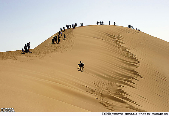 کویر گردی؛ فرصتی برای ستاره چینی کویر گردی؛ فرصتی برای ستاره چینی