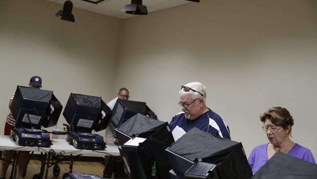 آغاز انتخابات ریاست جمهوری آمریکا/ رقابت شدید کلینتون و ترامپ در ۱۰ ایالت تعیین کننده