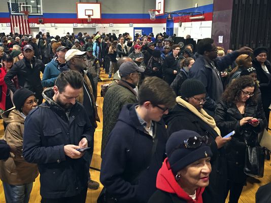 آغاز انتخابات ریاست جمهوری آمریکا/ رقابت شدید کلینتون و ترامپ در ۱۰ ایالت تعیین کننده