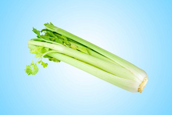 سفید کردن دندانها با این مواد غذایی سفید کردن دندانها با این مواد غذایی