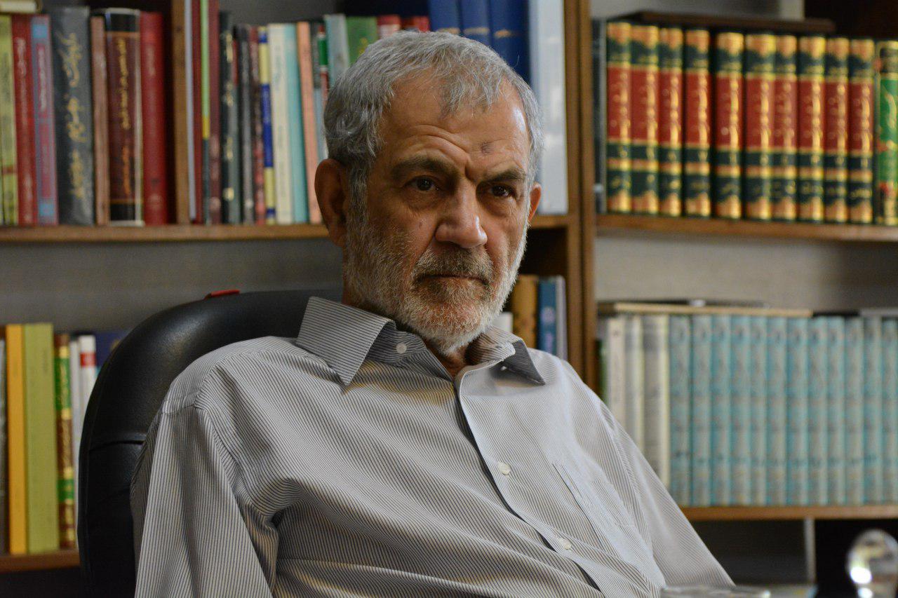 حسن غفوری فرد: استادیوم رفتن زنان لزومی ندارد/ احمدی نژاد ظرفیت رییس جمهور شدن را نداشت/ احمدی نژاد گفت در دانشگاه بین المللی قزوین برای دیگر کشورها رییس جمهور تربیت کنیم/ رای دادن به موسوی برایم گران تمام شد/ «رئیس جمهور کومور» تربیت شده جامعه المصطفی است