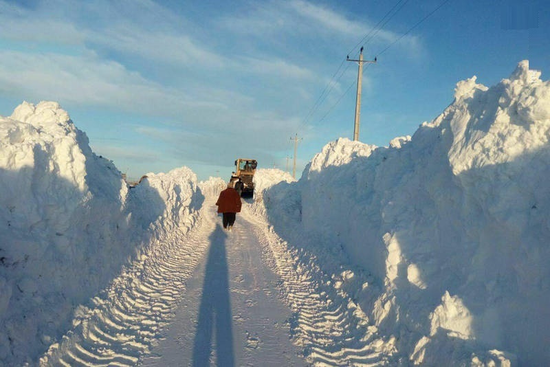 برف‌ ۲ متری در آذربایجان شرقی (عکس)