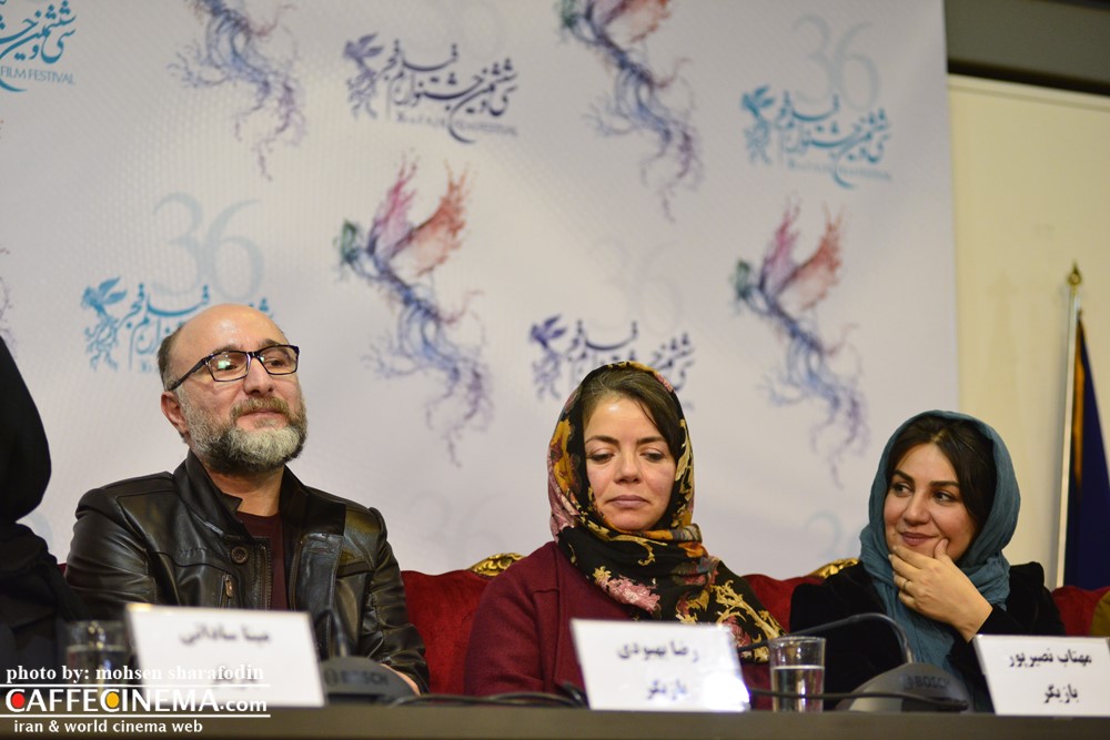 فیلمها و حاشیههای روز هفتم جشنواره فجر در سینمای رسانه (+عکس) فیلمها و حاشیههای روز هفتم جشنواره فجر در سینمای رسانه (+عکس)