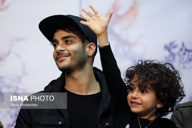 فیلمها و حاشیههای روز هفتم جشنواره فجر در سینمای رسانه (+عکس) فیلمها و حاشیههای روز هفتم جشنواره فجر در سینمای رسانه (+عکس)