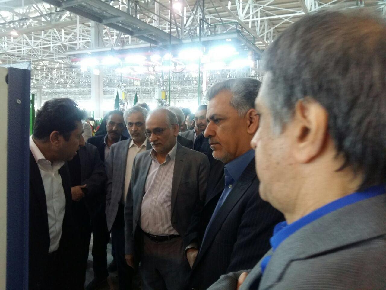 خودروسازان بم، محصول جدید جیلی را عرضه می کند خودروسازان بم، محصول جدید جیلی را عرضه می کند